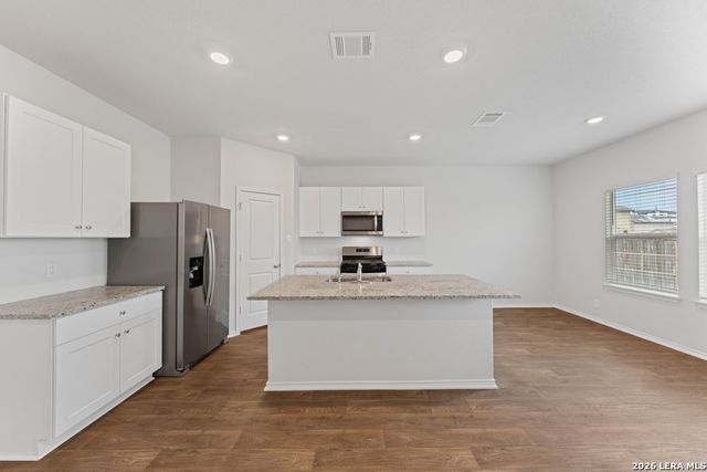 6212 Sunhigh Dr, San Antonio, TX 78252