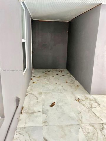 1649 NE 8th Ave 1, Fort Lauderdale, FL 33305
