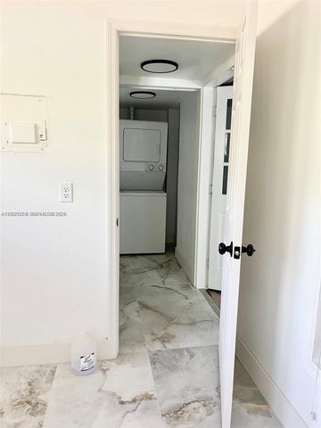 1649 NE 8th Ave 1, Fort Lauderdale, FL 33305