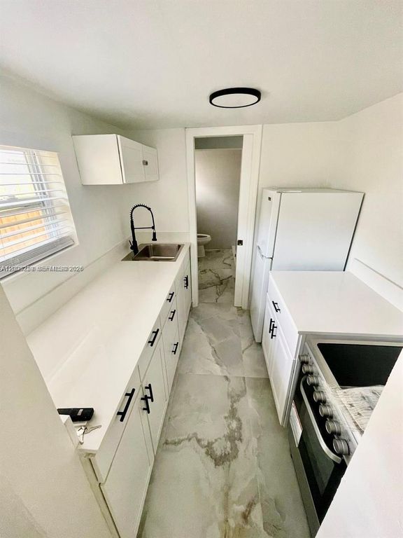 1649 NE 8th Ave 1, Fort Lauderdale, FL 33305