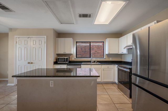 1506 Somerset Canyon LN, Cedar Park, TX 78613