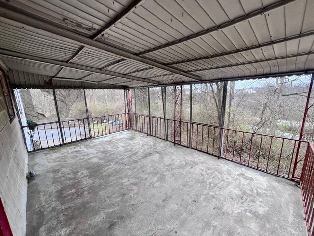 3162 Sunshine Avenue, Cincinnati, OH 45211