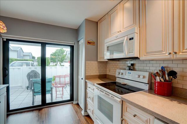 2641 Gately Drive W 1902, West Palm Beach, FL 33415