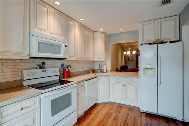 2641 Gately Drive W 1902, West Palm Beach, FL 33415