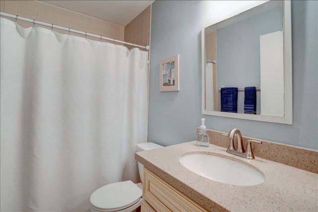 2641 Gately Drive W 1902, West Palm Beach, FL 33415