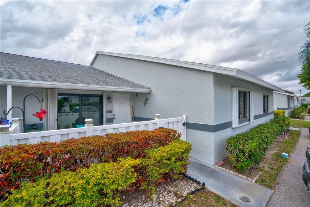 2641 Gately Drive W 1902, West Palm Beach, FL 33415