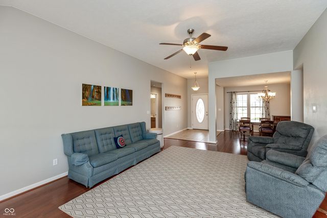 1977 Sophia Lane, Seymour, IN 47274