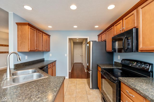 1977 Sophia Lane, Seymour, IN 47274