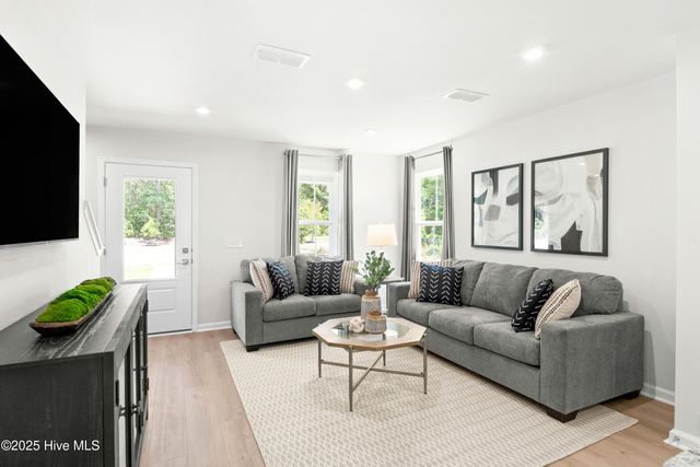 1787 Piney Creek Road NE, Bolivia, NC 28422