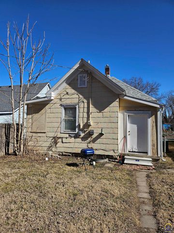 1115 SW Plass AVE, Topeka, KS 66604