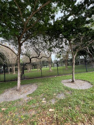 1333 NE 5th Terrace 9, Fort Lauderdale, FL 33304