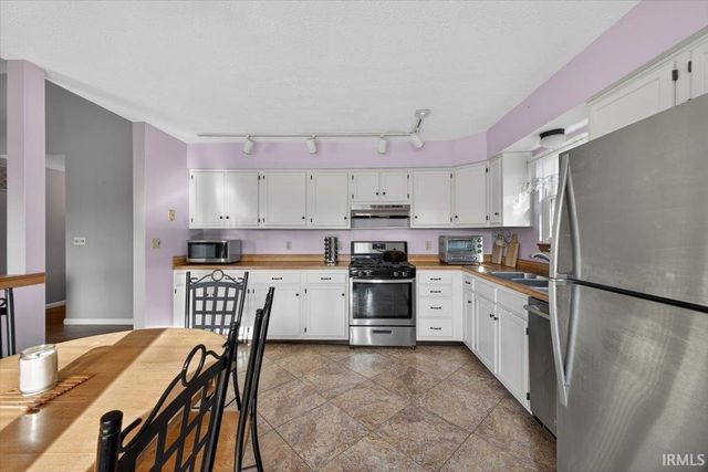 11 McCutcheon Drive, Lafayette, IN 47909