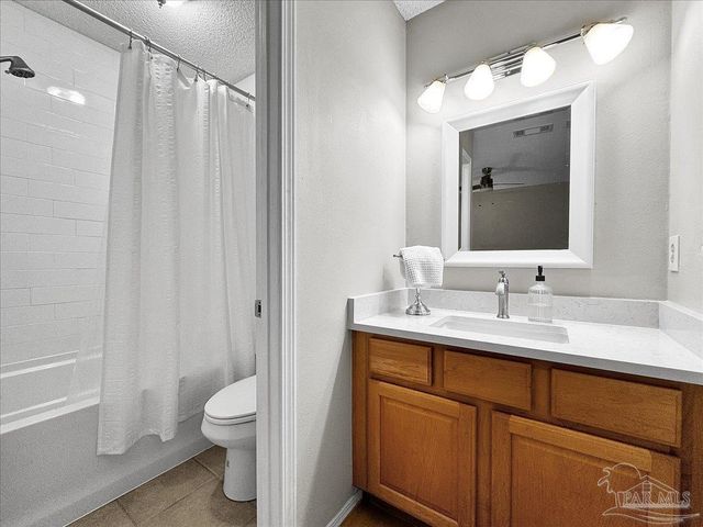 5001 Grande Dr 823, Pensacola, FL 32504