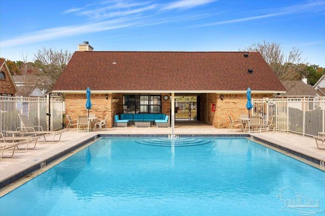 5001 Grande Dr 823, Pensacola, FL 32504