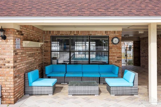 5001 Grande Dr 823, Pensacola, FL 32504