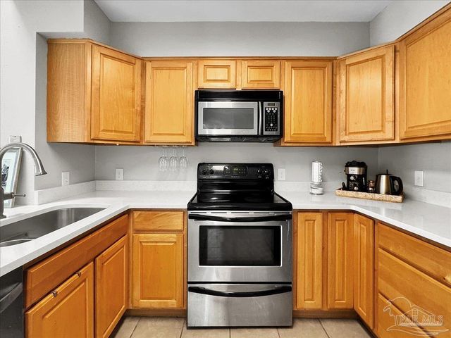 5001 Grande Dr 823, Pensacola, FL 32504