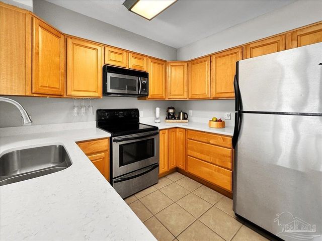 5001 Grande Dr 823, Pensacola, FL 32504