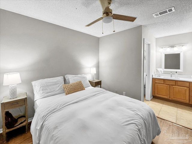 5001 Grande Dr 823, Pensacola, FL 32504