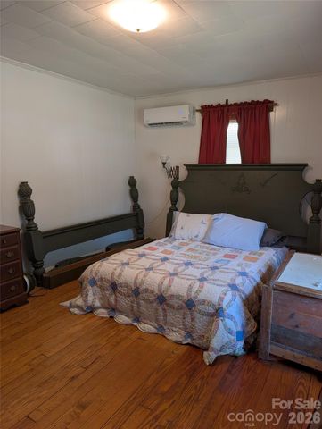 6712 Globe Road, Lenoir, NC 28645