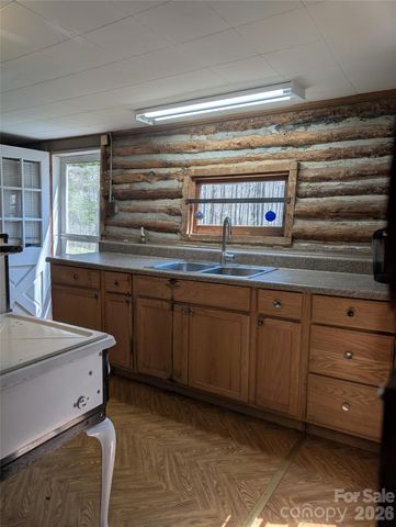 6712 Globe Road, Lenoir, NC 28645