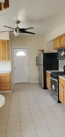 2567 S Emerald Avenue, Chicago, IL 60616