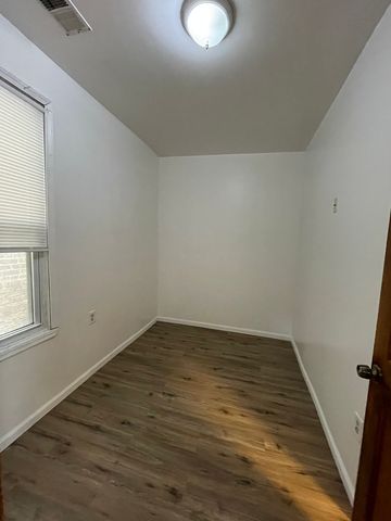 2567 S Emerald Avenue, Chicago, IL 60616