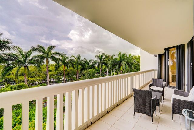 2000 Island Boulevard 408, Aventura, FL 33160