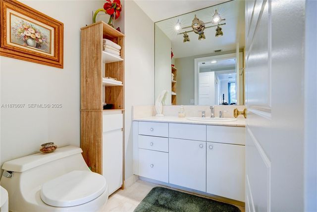 2000 Island Boulevard 408, Aventura, FL 33160