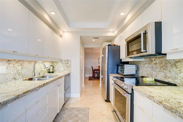 2000 Island Boulevard 408, Aventura, FL 33160
