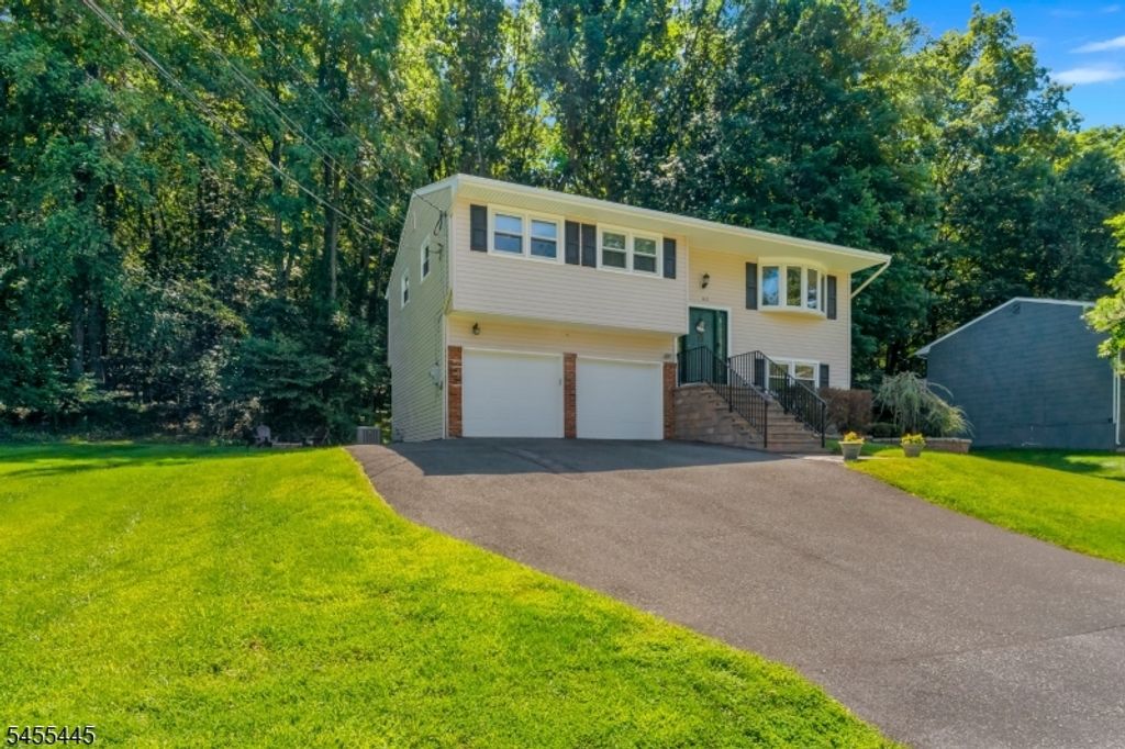 46 Deer Path Dr, Mount Olive Twp., NJ 07836 — photo 2