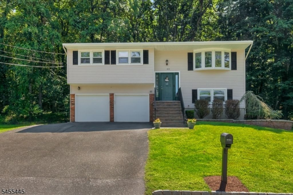 46 Deer Path Dr, Mount Olive Twp., NJ 07836 — photo 3