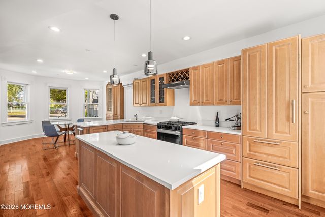 73 3rd Avenue, Atlantic Highlands, NJ 07716