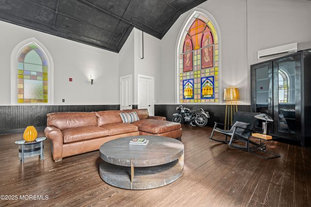 73 3rd Avenue, Atlantic Highlands, NJ 07716