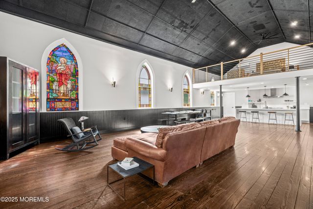 73 3rd Avenue, Atlantic Highlands, NJ 07716