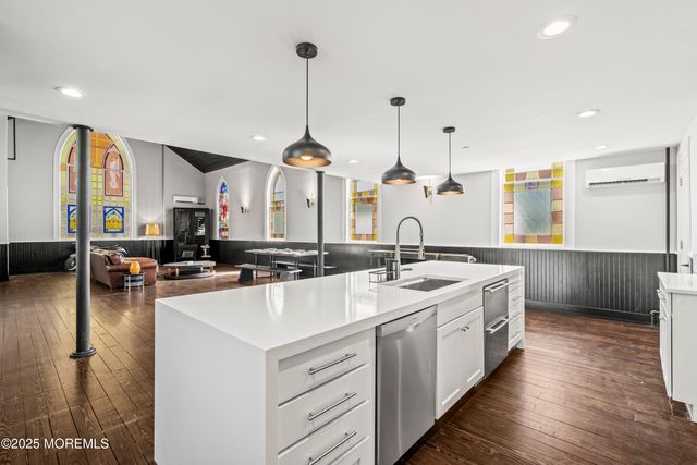 73 3rd Avenue, Atlantic Highlands, NJ 07716