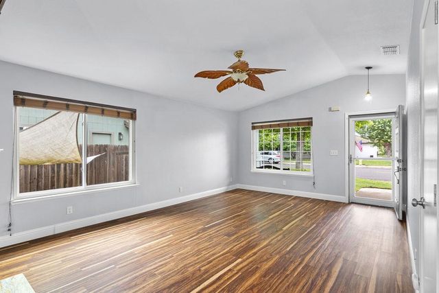 431 River Oaks Dr, Yuba City, CA 95991