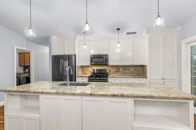 431 River Oaks Dr, Yuba City, CA 95991