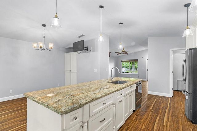 431 River Oaks Dr, Yuba City, CA 95991