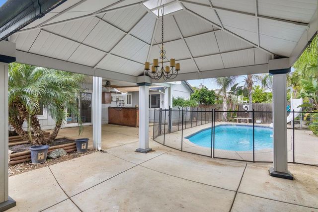 431 River Oaks Dr, Yuba City, CA 95991