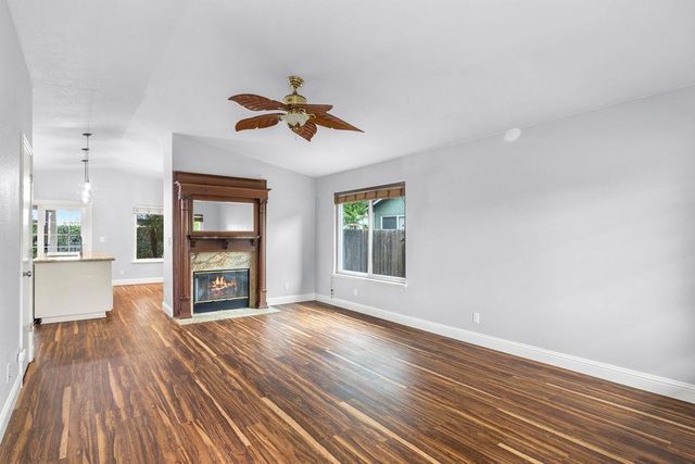 431 River Oaks Dr, Yuba City, CA 95991