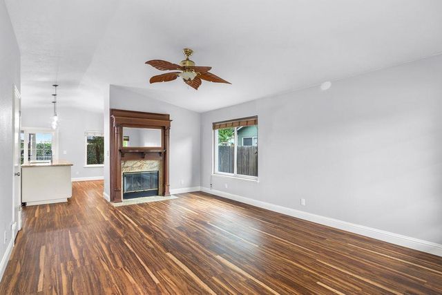 431 River Oaks Dr, Yuba City, CA 95991