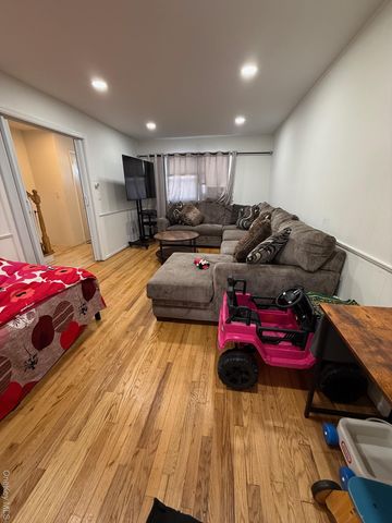 30 Elissa Lane, Yonkers, NY 10710