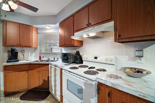 803 N Shore Drive, Leesburg, FL 34748