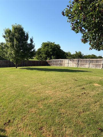 209 Broken Arrow, Krum, TX 76249