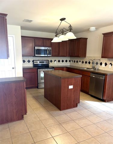 209 Broken Arrow, Krum, TX 76249