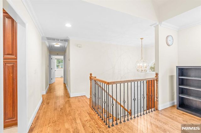 21 Kennedy Circle, Closter, NJ 07624