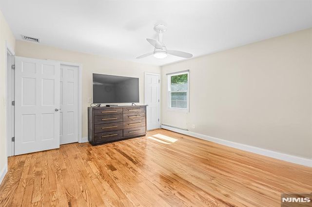 21 Kennedy Circle, Closter, NJ 07624