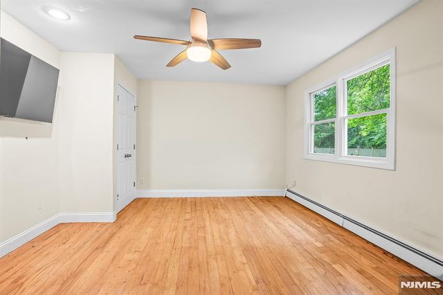21 Kennedy Circle, Closter, NJ 07624