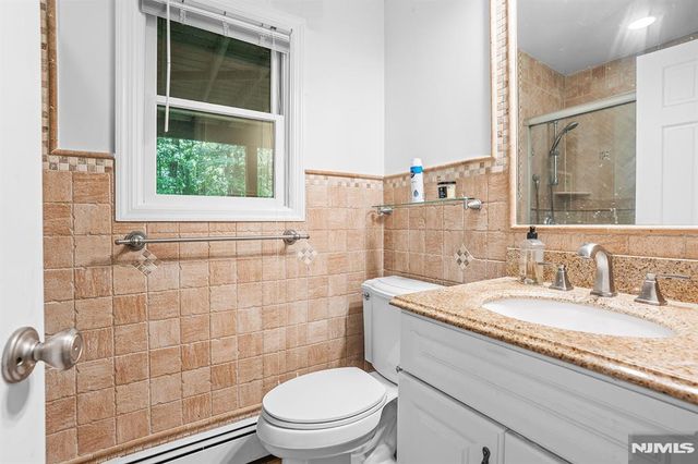 21 Kennedy Circle, Closter, NJ 07624