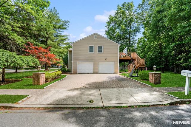 21 Kennedy Circle, Closter, NJ 07624